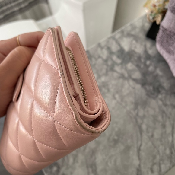 •Kate Spade• Carey Quilted Wallet - Picture 3 of 9